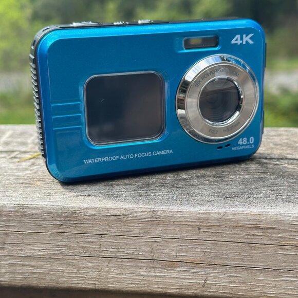 4K Waterproof Dual Screen Photo/Video Camera - Brand New - Picture 1 of 7